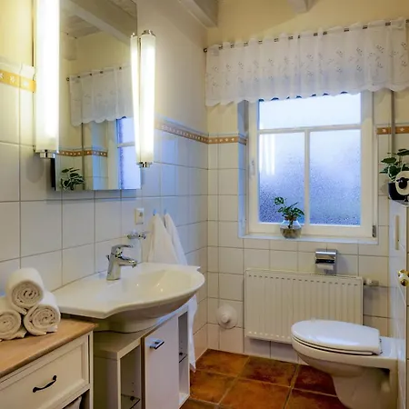 Reetdachhaus Kuestenvilla Tatil Evi
