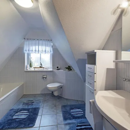 Reetdachhaus Kuestenvilla * Büsum