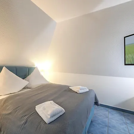 Nyaraló Reetdachhaus Kuestenvilla *
