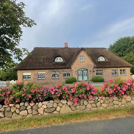 Reetdachhaus Kuestenvilla Nyaraló *